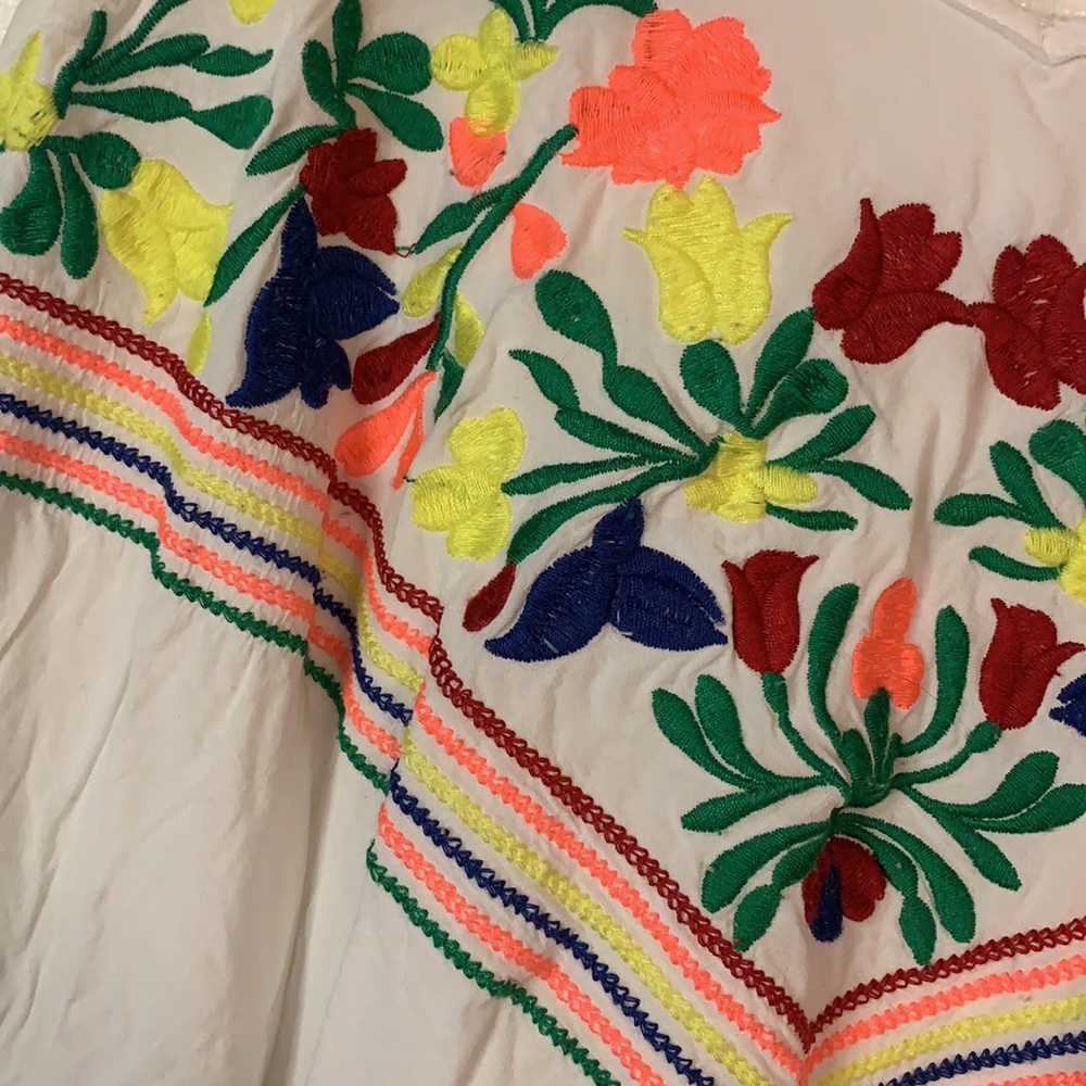Embroidered Tank - Picture 2 of 4